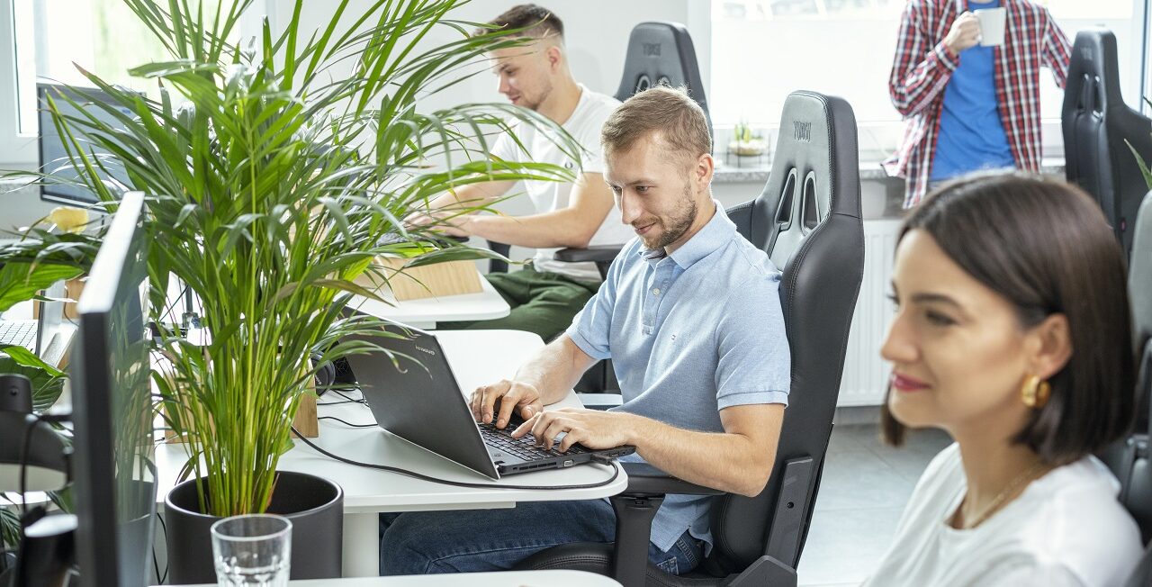 Extend your IT Development Team - IT developers working - it staff augmentation, team augmentation poland
